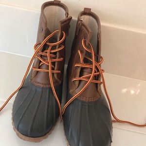Women’s duck boots